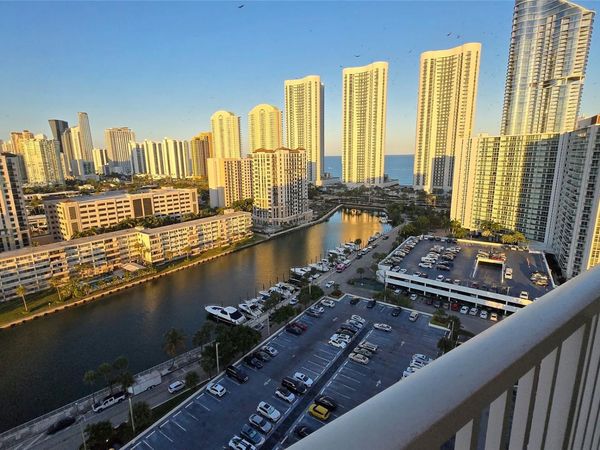 300 Bayview Drive, Unit 1911, Sunny Isles Beach, FL 33160