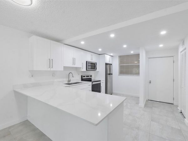 3751 Environ Boulevard, Unit 243, Lauderhill, FL 33319