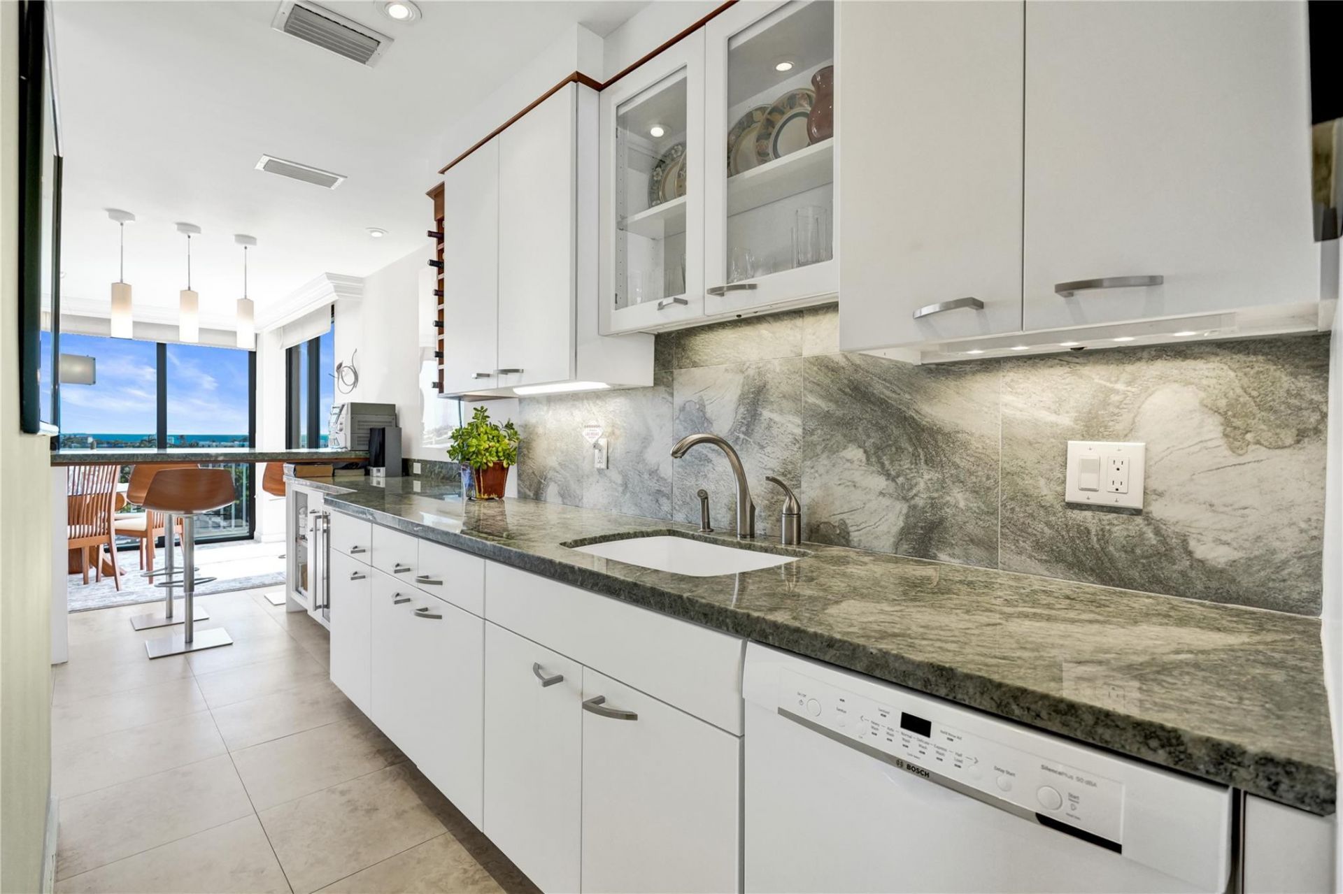 3100 NE 48th St, Unit 713, Fort Lauderdale, FL 33308 Photo