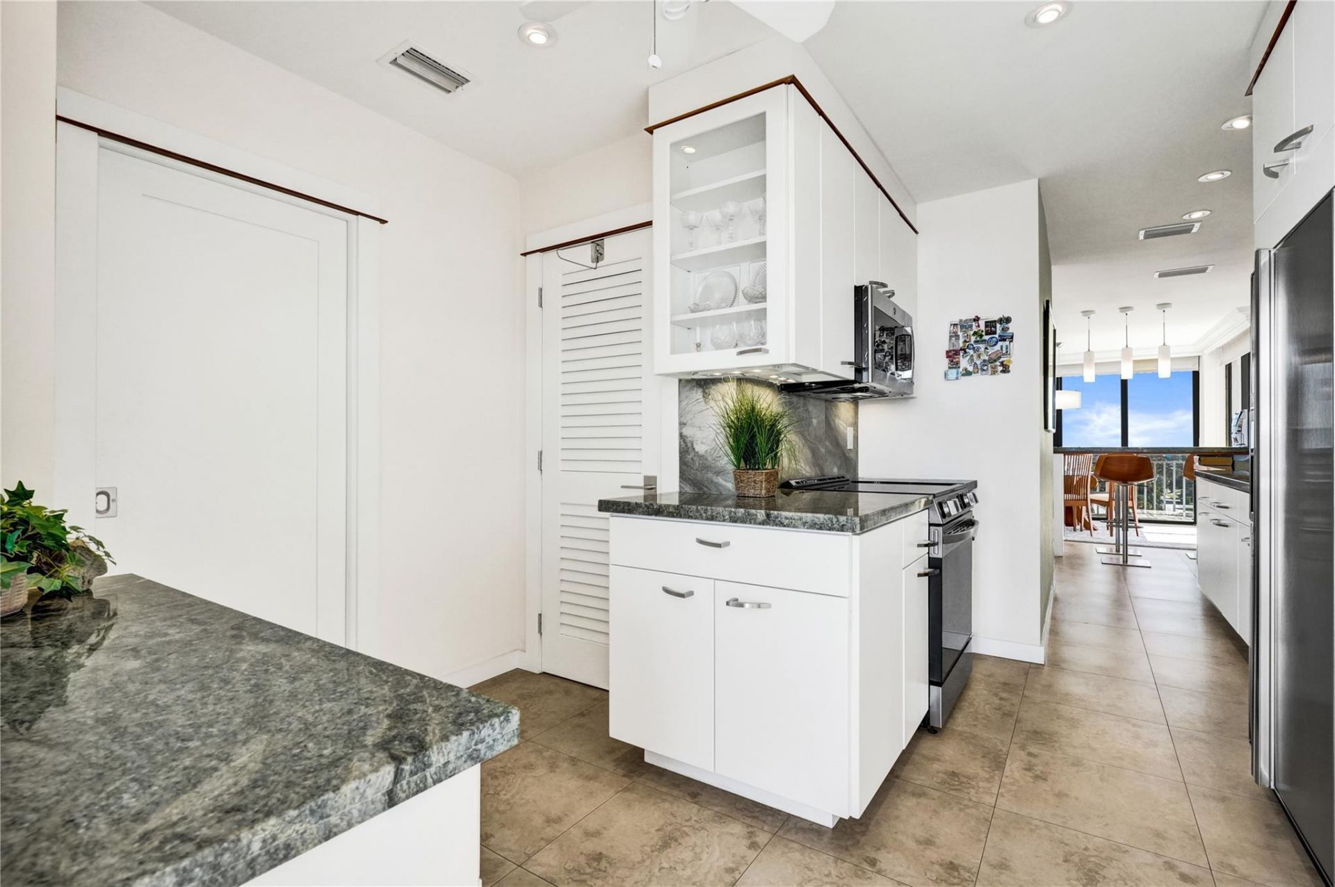 3100 NE 48th St, Unit 713, Fort Lauderdale, FL 33308 Photo