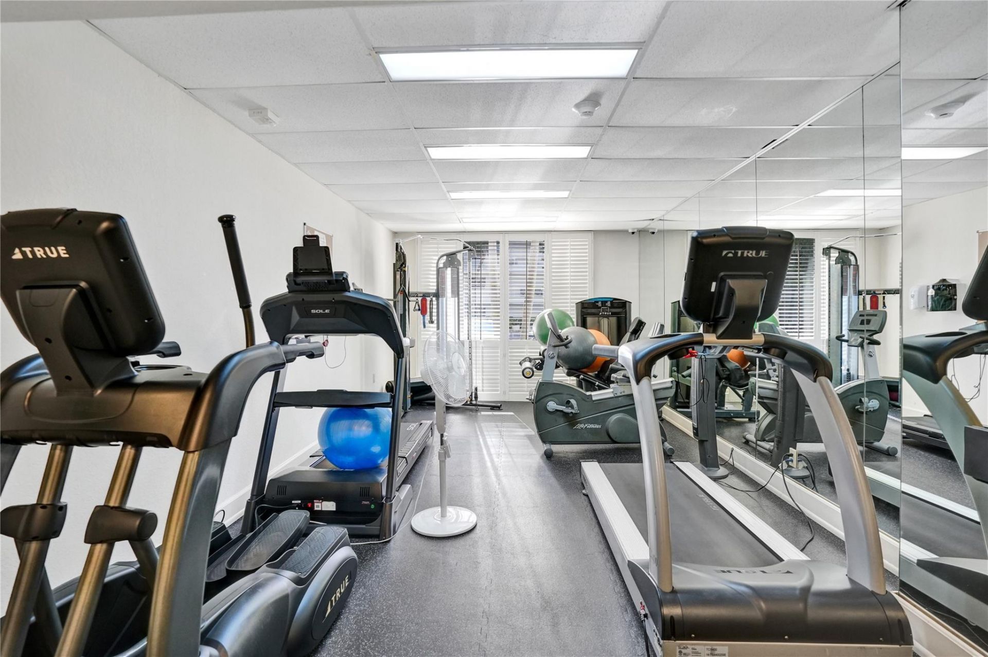 3100 NE 48th St, Unit 713, Fort Lauderdale, FL 33308 Photo