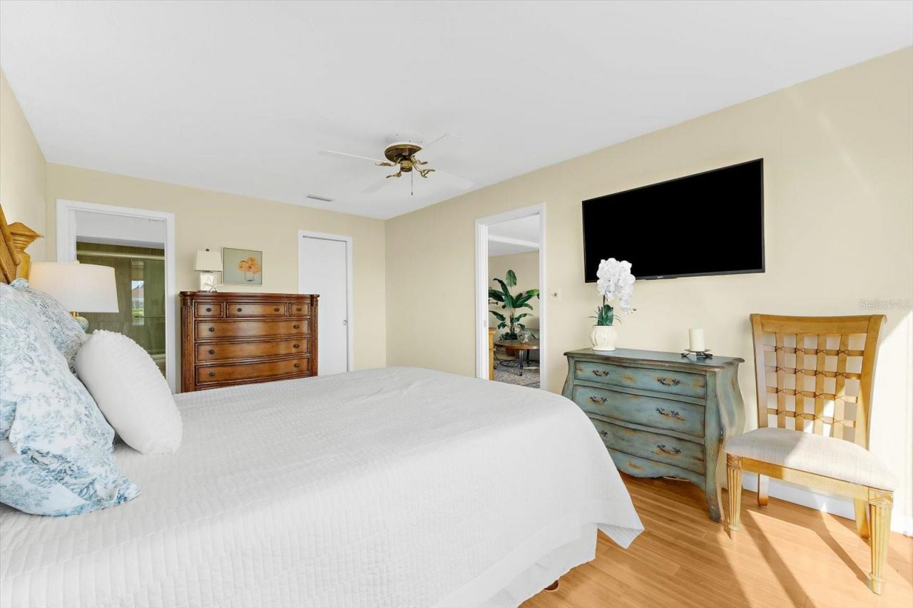 8897 Midnight Pass Road, Unit 105, Sarasota, FL 34242 Photo