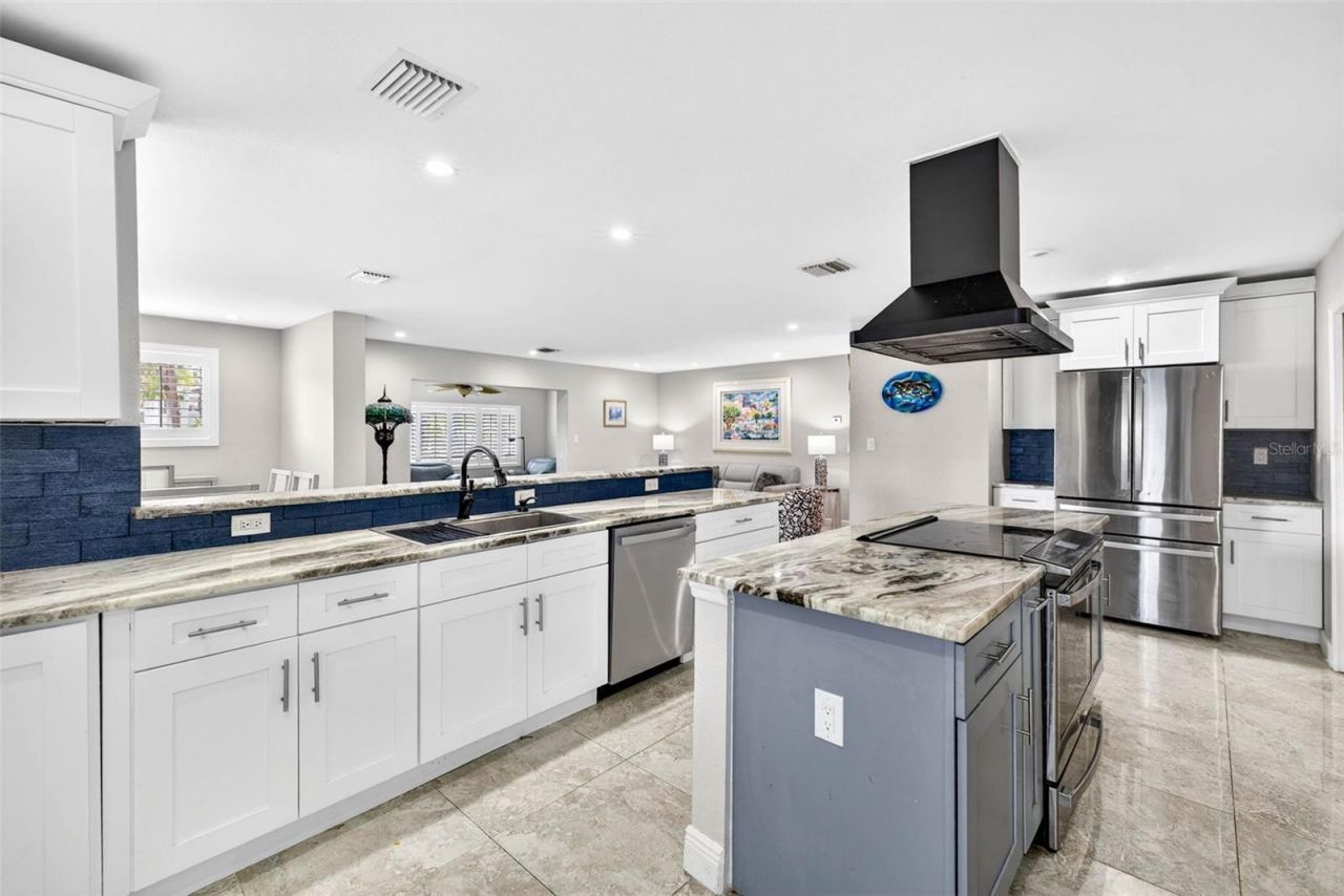 8718 Tahiti Lane, Tampa, FL 33615 Photo