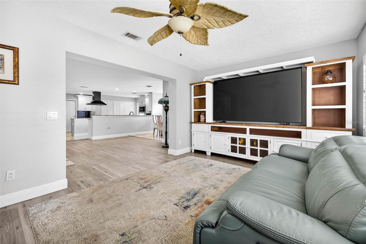 8718 Tahiti Lane, Tampa, FL 33615 Photo