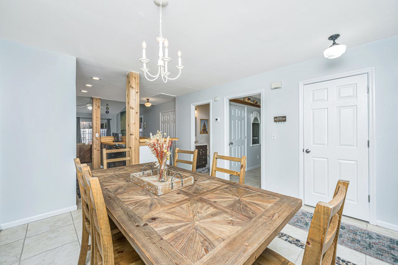 1573 Blaze Lane Photo 7