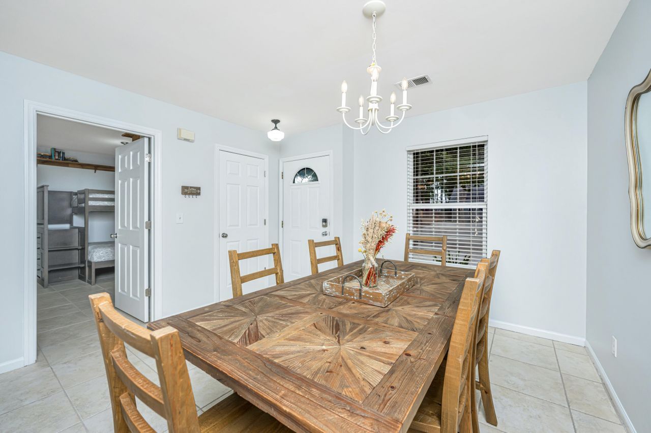 1573 Blaze Lane Photo 8