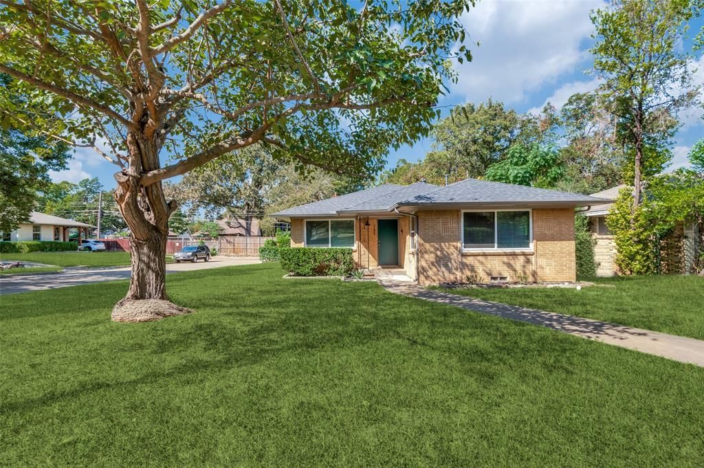 121 S Cavender Street, Dallas, TX 75211 Main Photo