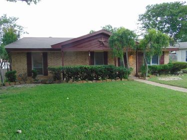 10835 Hayfield Drive, Dallas, TX 75238