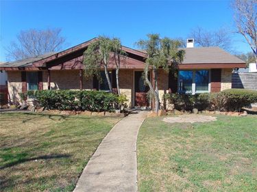 10835 Hayfield Drive, Dallas, TX 75238