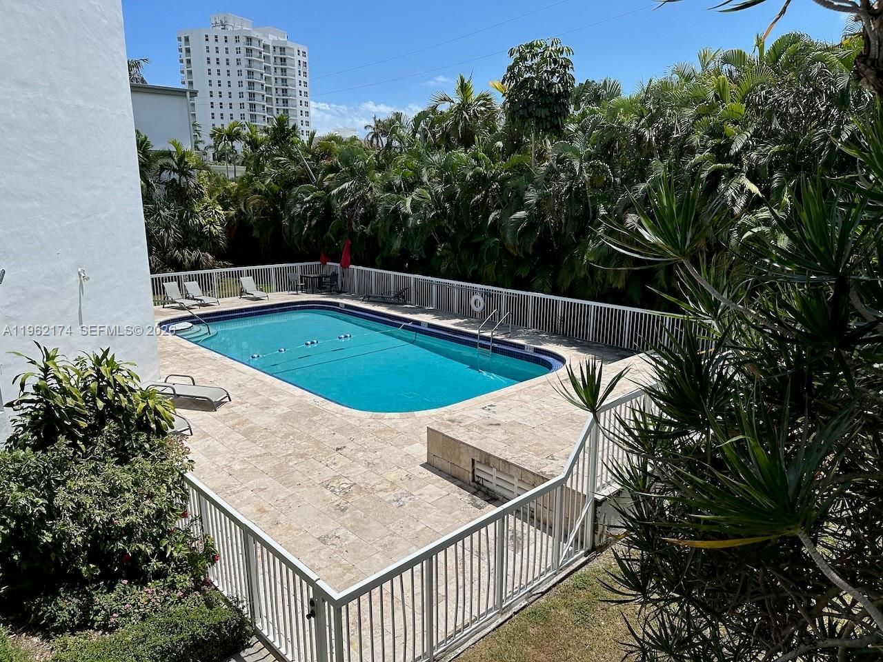 1080 99th St , Unit 322, Bay Harbor Islands, FL 33154 Photo