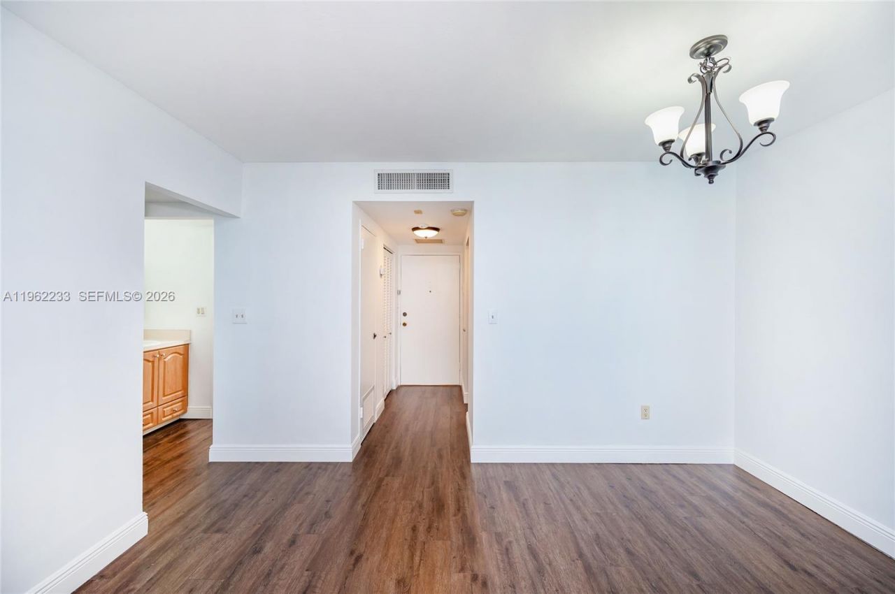 2899 Collins Ave, Unit 1505, Miami Beach, FL 33140 Photo