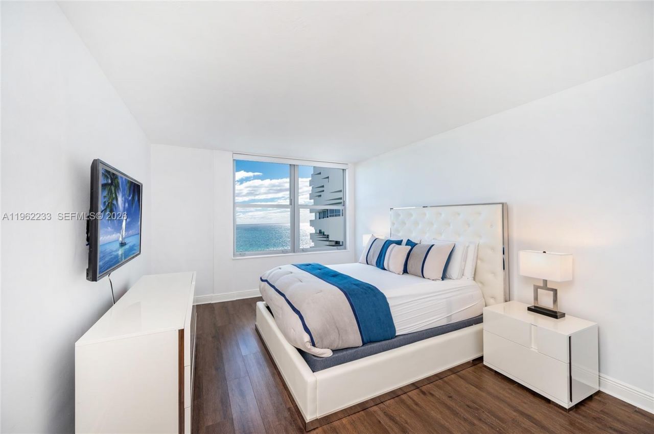 2899 Collins Ave, Unit 1505, Miami Beach, FL 33140 Photo
