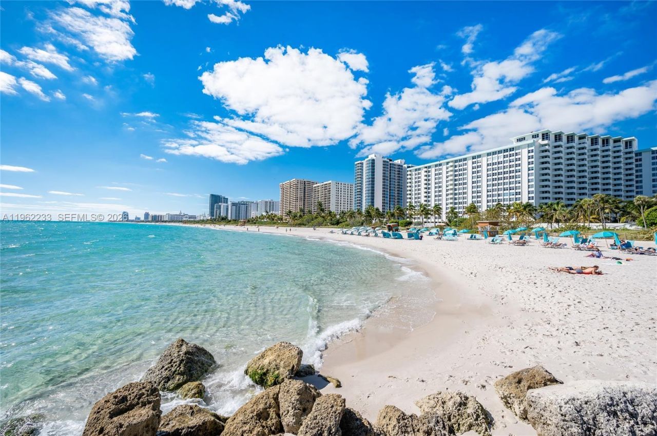 2899 Collins Ave, Unit 1505, Miami Beach, FL 33140 Photo