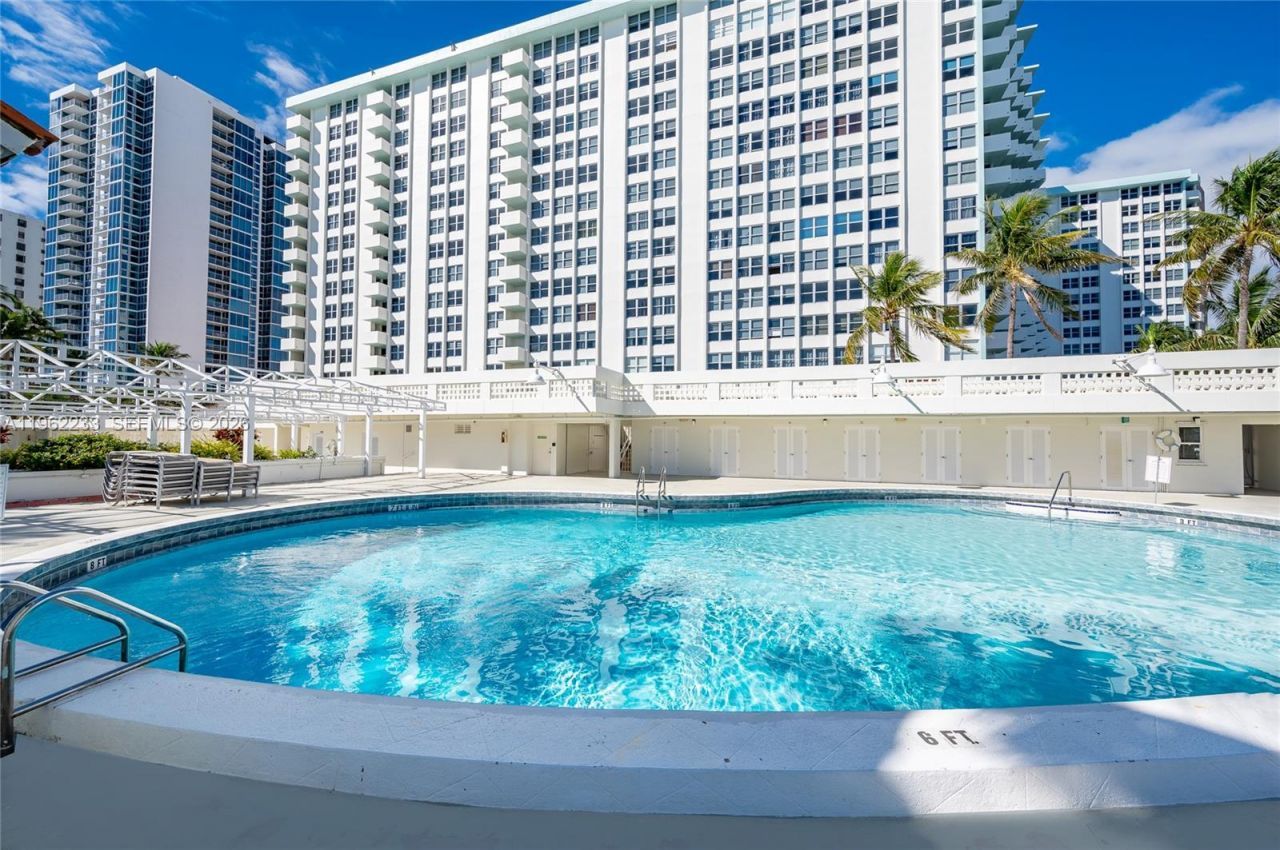 2899 Collins Ave, Unit 1505, Miami Beach, FL 33140 Photo