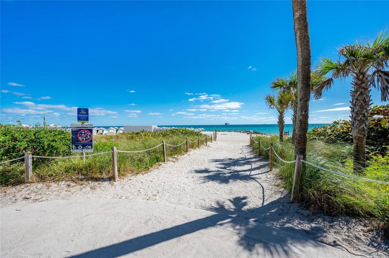 2899 Collins Ave, Unit 1505, Miami Beach, FL 33140 Photo