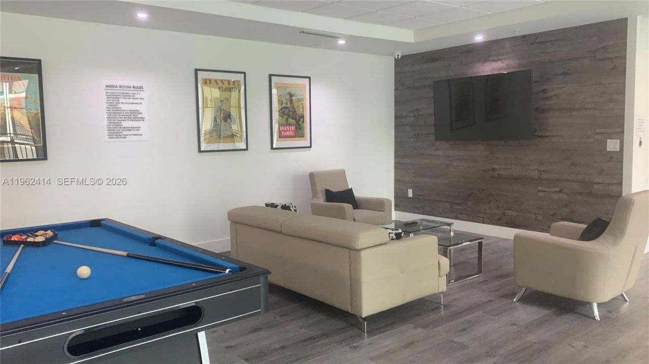 4100 Davie Rd, Unit 402, Davie, FL 33314 Photo