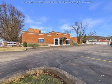4502 MacCorkle Avenue, Charleston, WV 25304