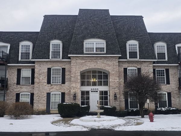 5000 Carriageway Drive, Unit 305, Rolling Meadows, IL 60008