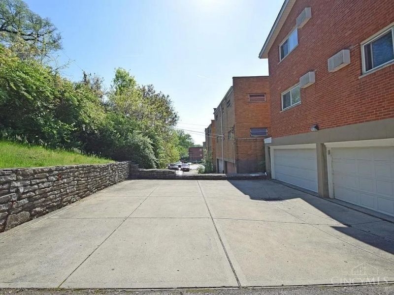 1112 Towne Street, Cincinnati, OH 45216 Photo 6