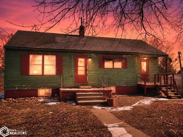 606 Lyman, South English, IA 52335