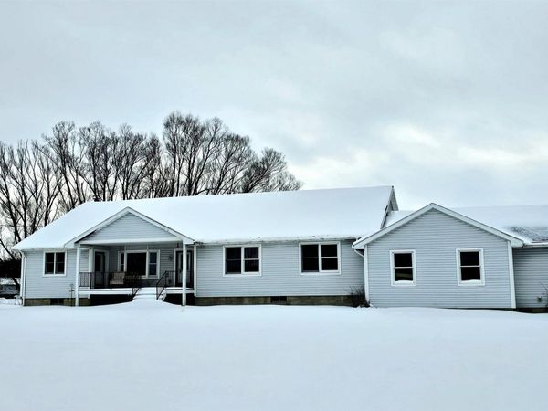 90 Flanders Road, Charlotte, MI 00000