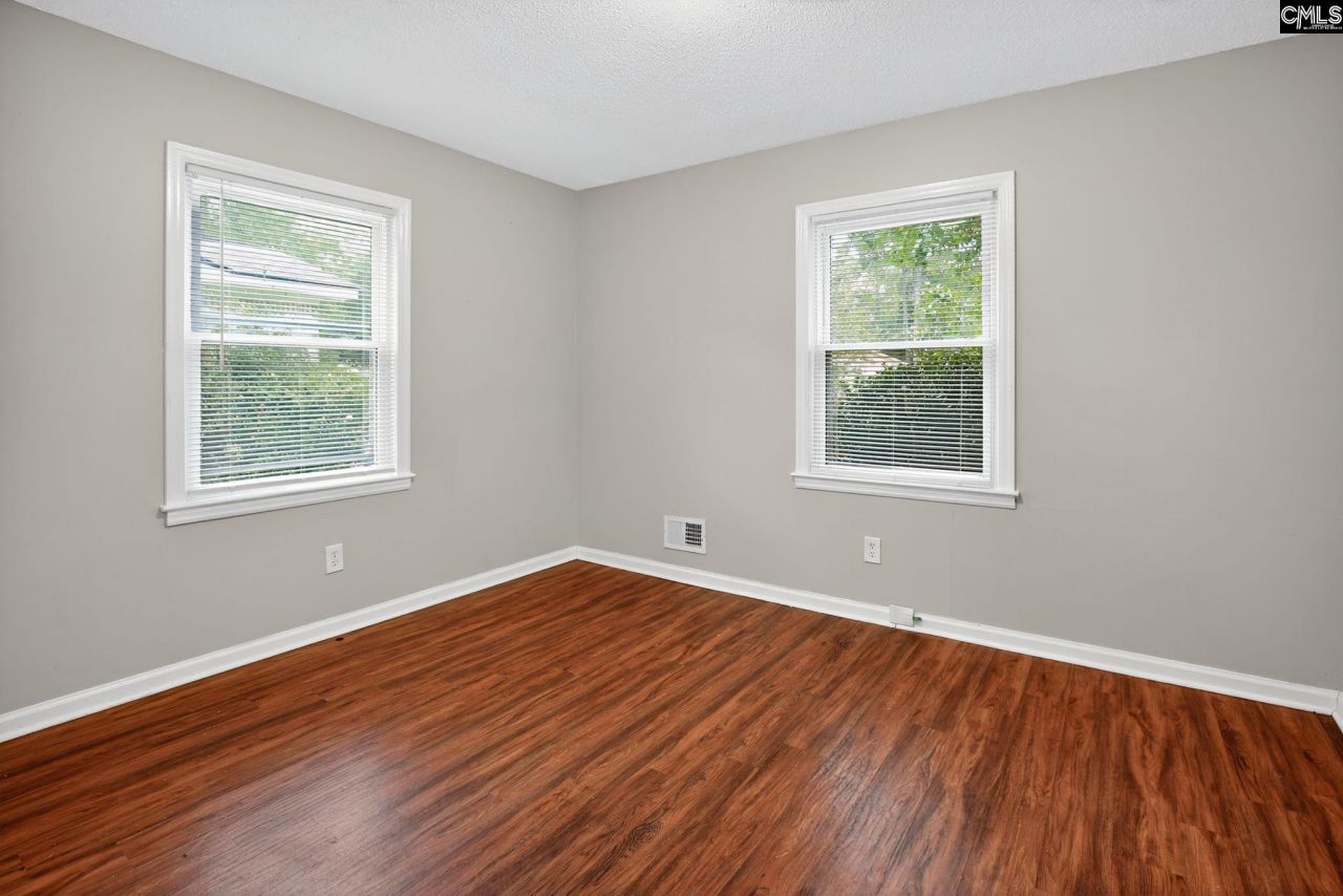 3725 Harrogate Road Photo 11