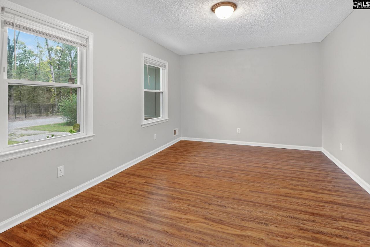 3725 Harrogate Road Photo 13