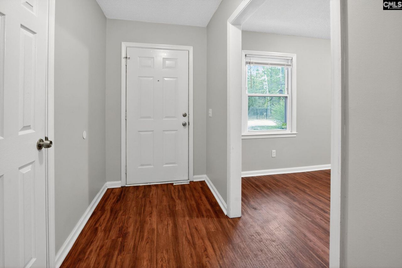 3725 Harrogate Road Photo 7