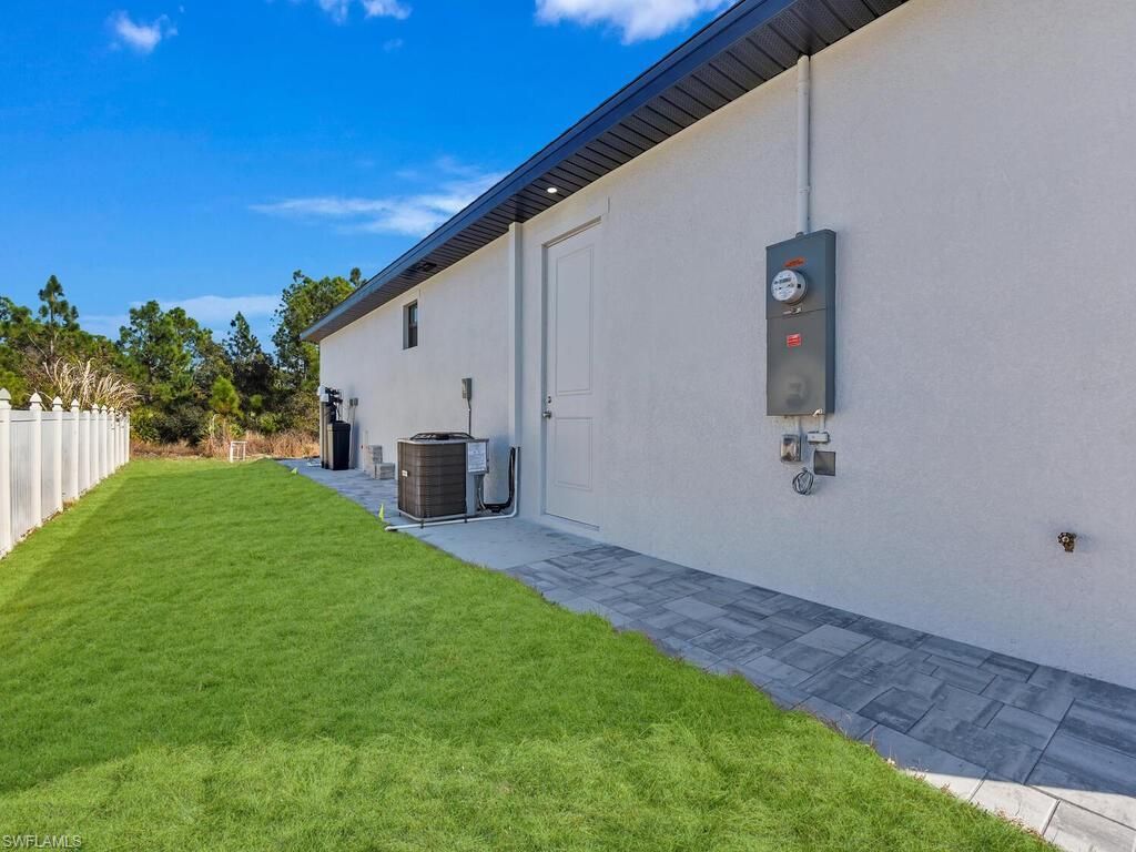 1033 Bassinger Ave S, Lehigh Acres, FL 33974 Photo