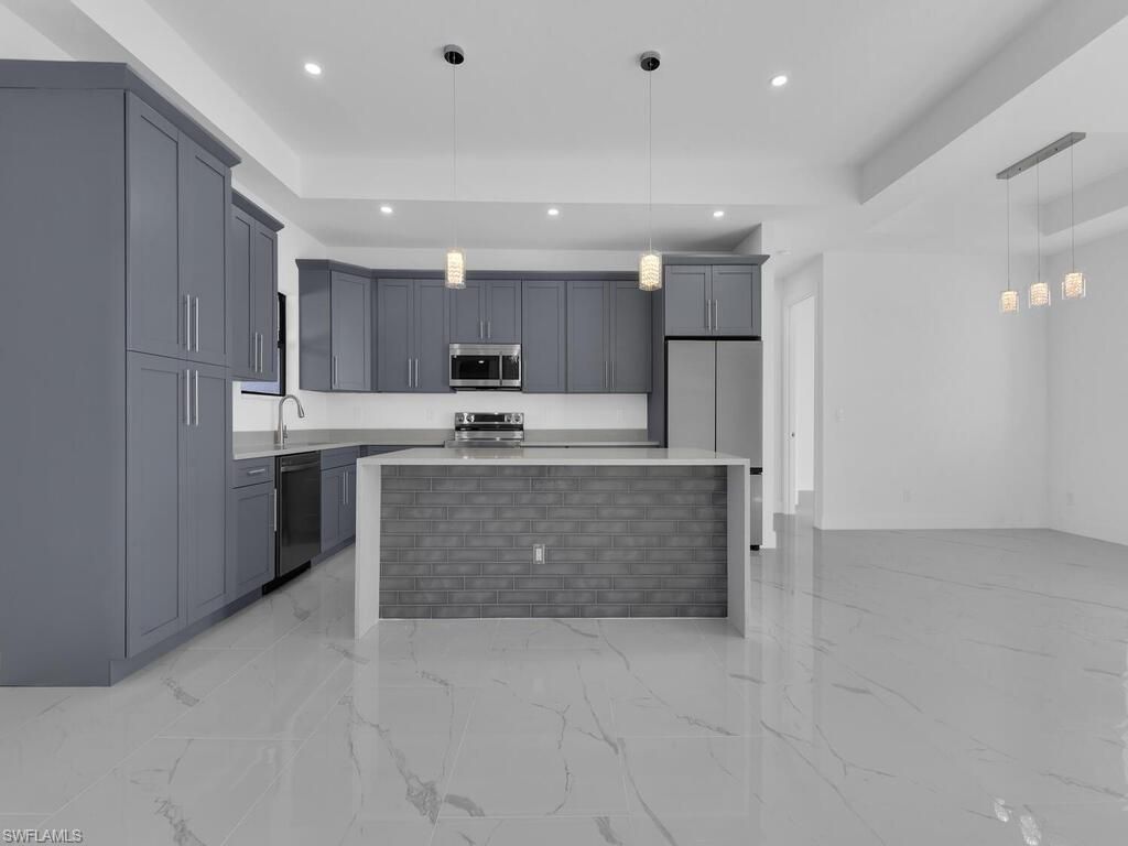 1033 Bassinger Ave S, Lehigh Acres, FL 33974 Photo