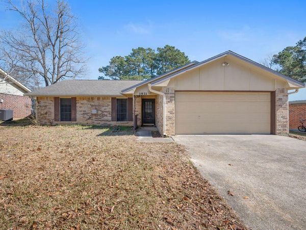 1931 Charlotte St , DeRidder, LA 70634