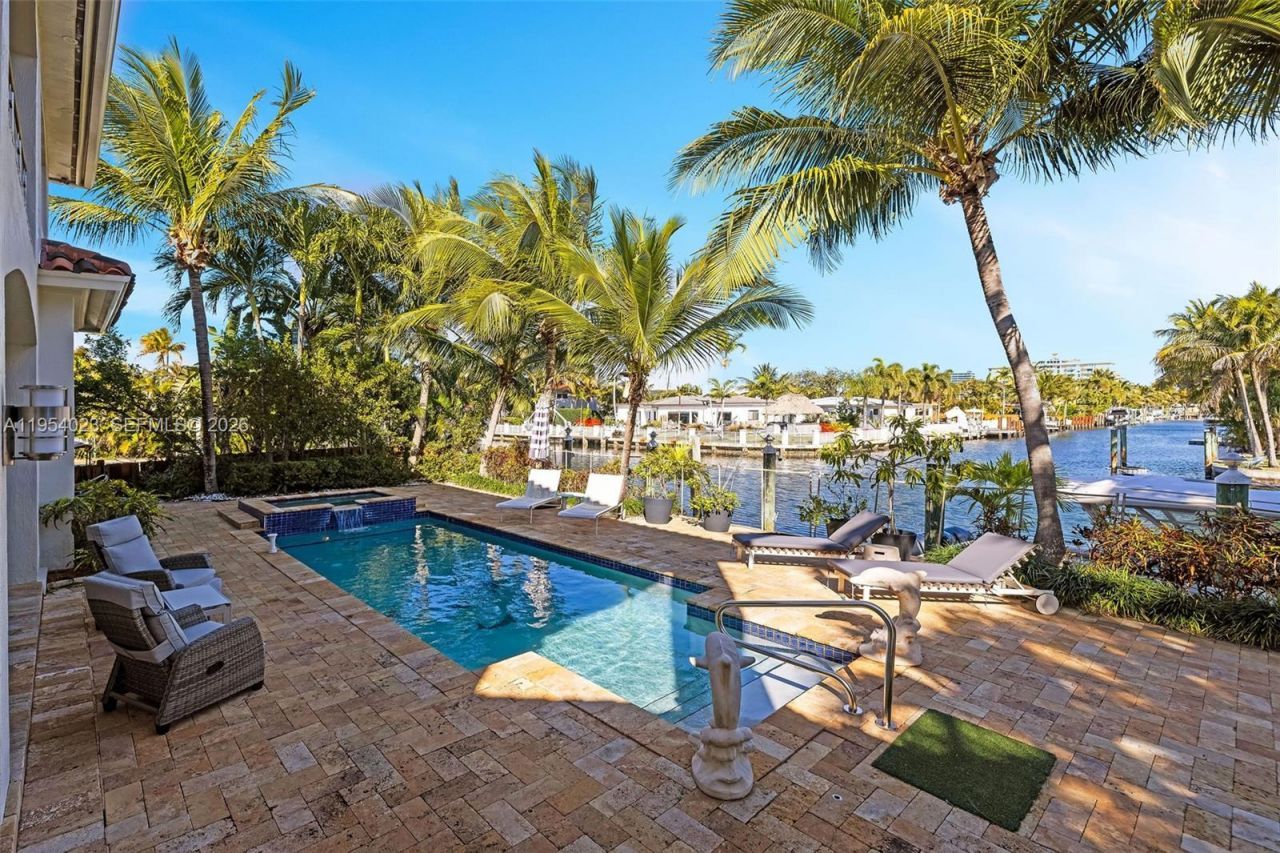 2125 Ixora Rd, North Miami, FL 33181 Photo