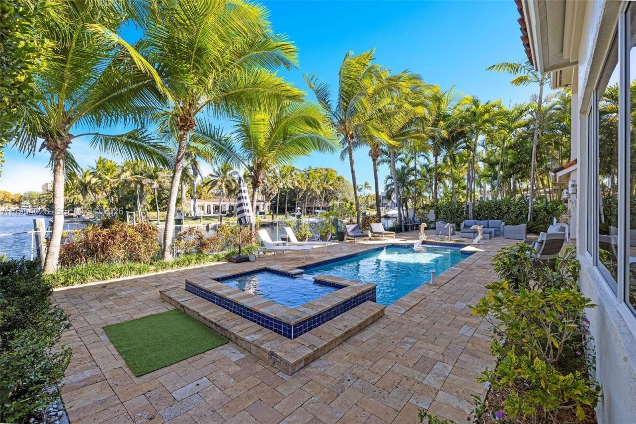 2125 Ixora Rd, North Miami, FL 33181 Photo