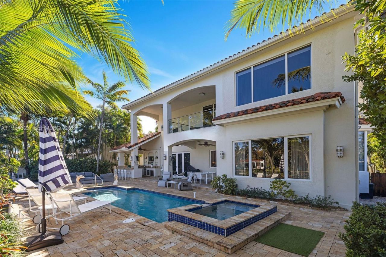 2125 Ixora Rd, North Miami, FL 33181 Photo