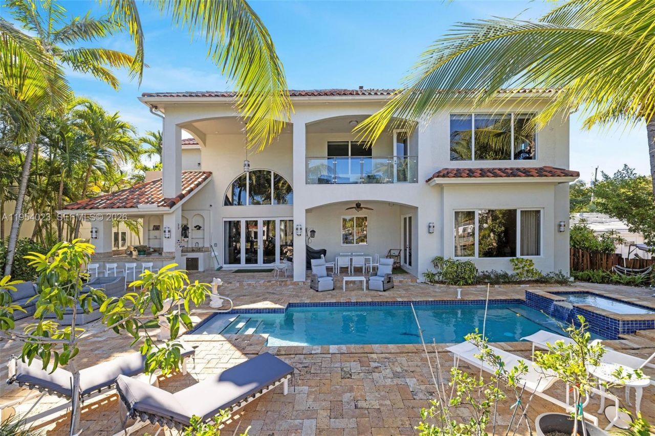 2125 Ixora Rd, North Miami, FL 33181 Photo