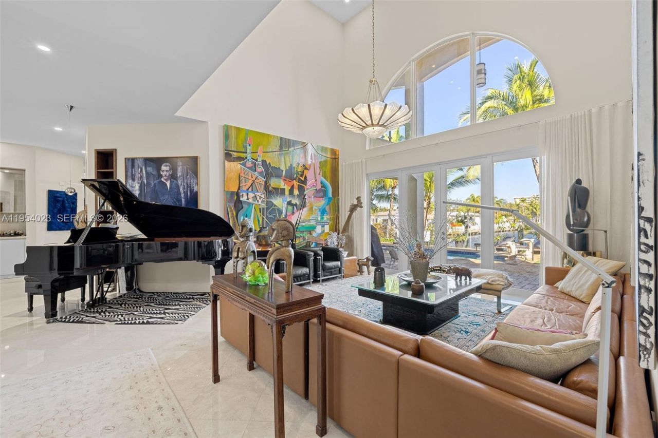 2125 Ixora Rd, North Miami, FL 33181 Photo