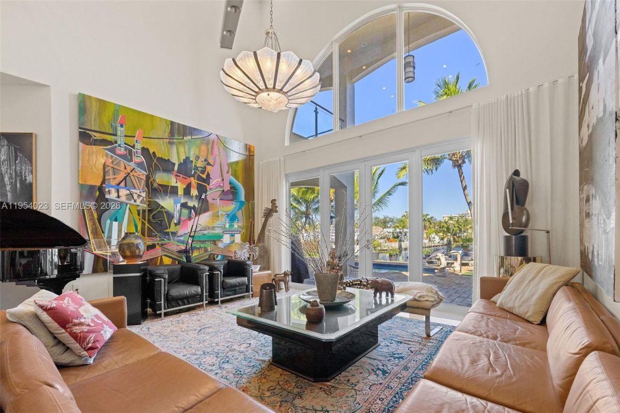 2125 Ixora Rd, North Miami, FL 33181 Photo