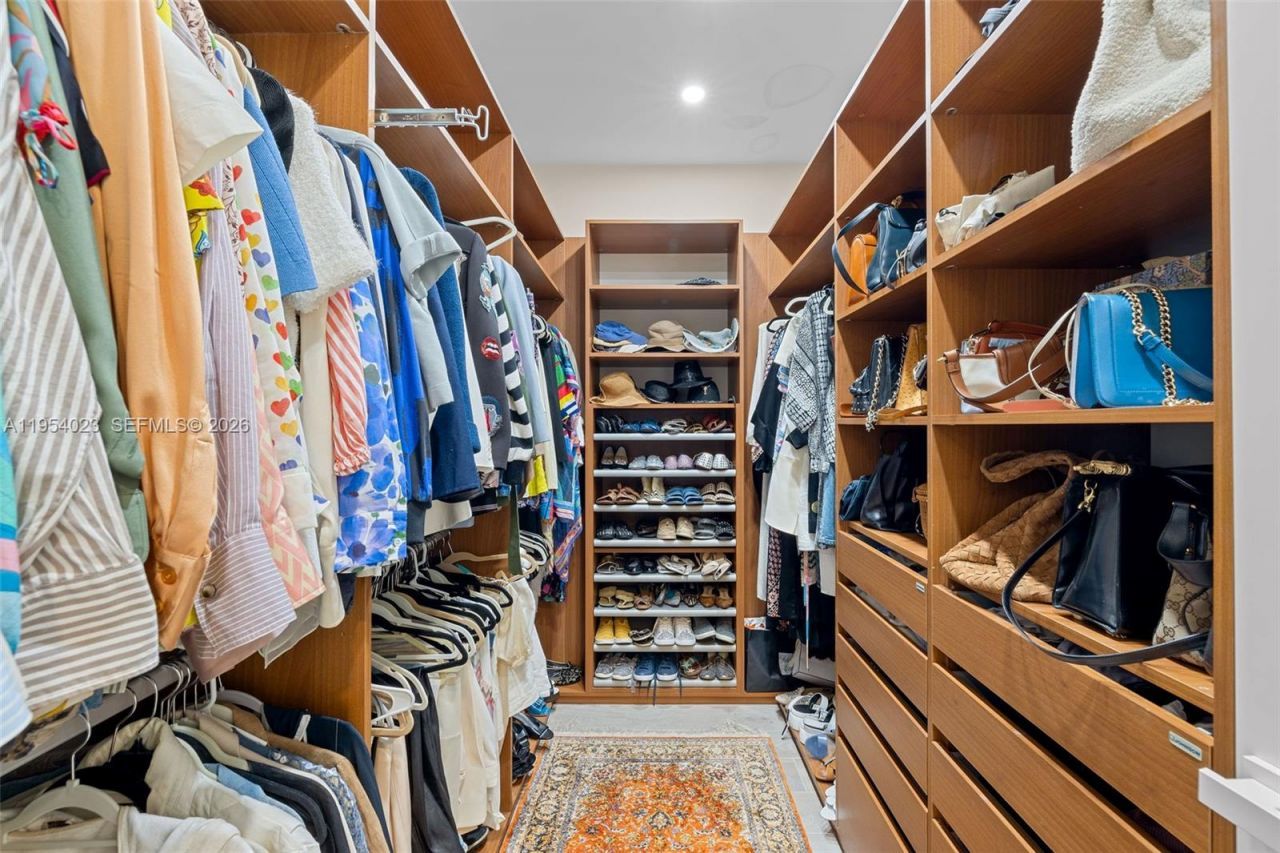 2125 Ixora Rd, North Miami, FL 33181 Photo