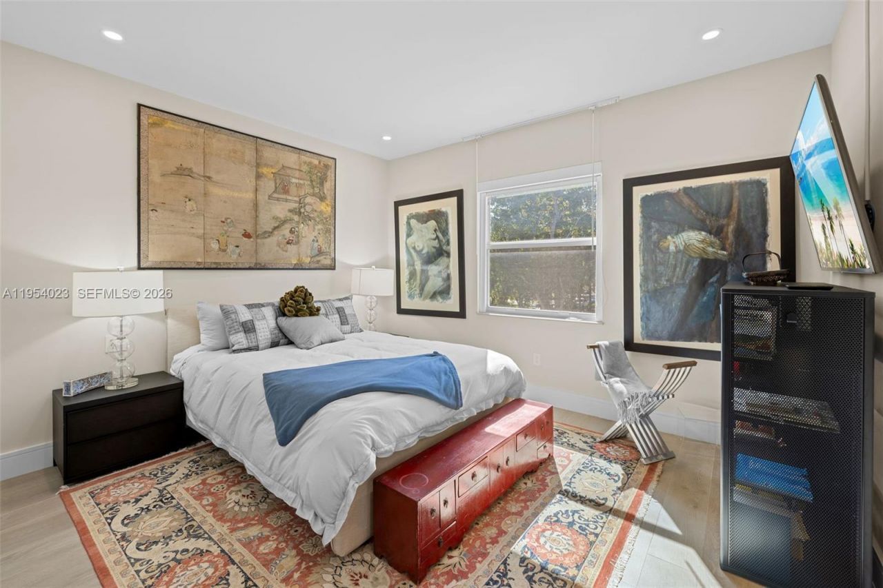 2125 Ixora Rd, North Miami, FL 33181 Photo