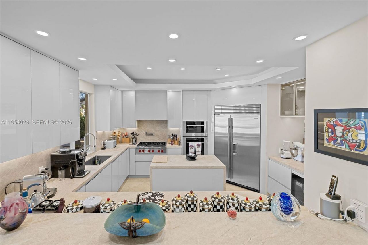 2125 Ixora Rd, North Miami, FL 33181 Photo