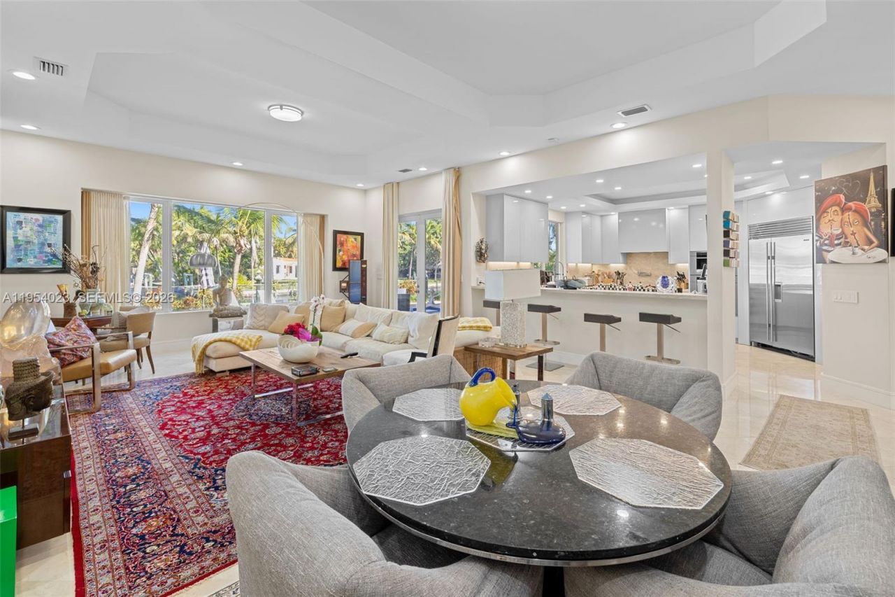 2125 Ixora Rd, North Miami, FL 33181 Photo