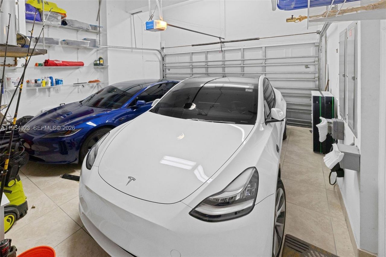 2125 Ixora Rd, North Miami, FL 33181 Photo