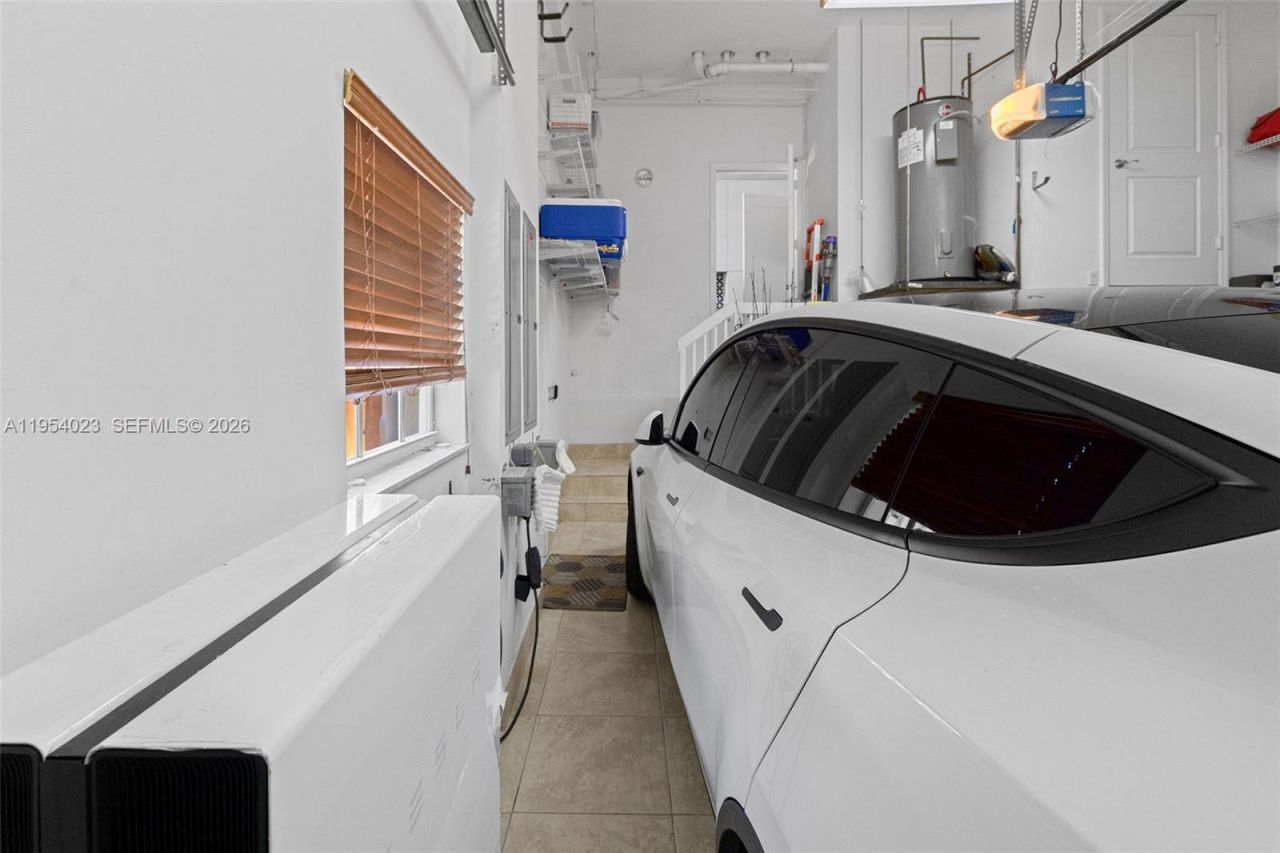 2125 Ixora Rd, North Miami, FL 33181 Photo