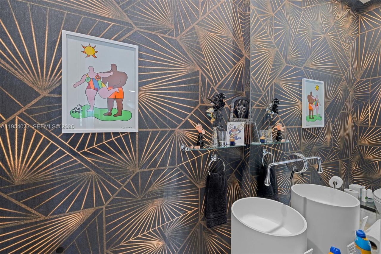 2125 Ixora Rd, North Miami, FL 33181 Photo