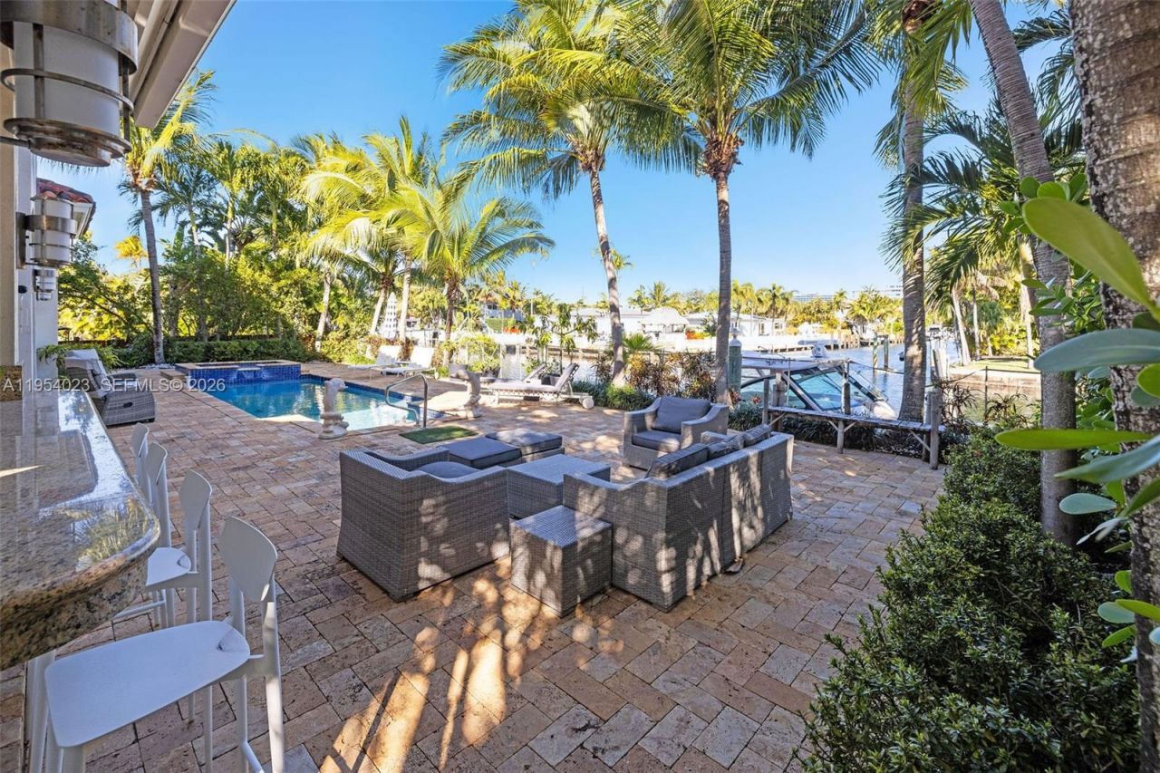 2125 Ixora Rd, North Miami, FL 33181 Photo