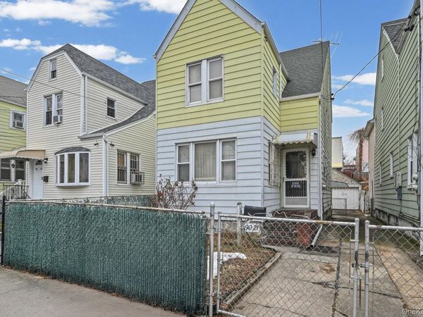 90-21 184th Place , Hollis, NY 11423