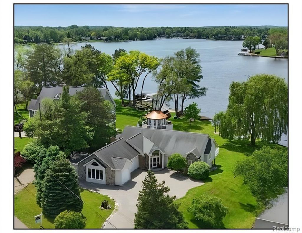 3337 Alco Drive, Waterford Township, MI 48329 Main Photo