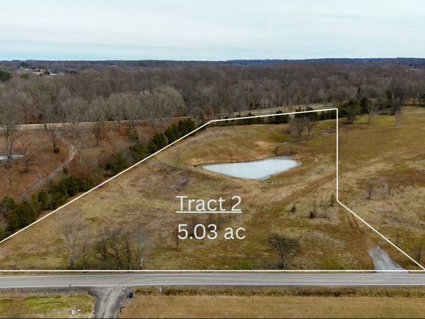 2 Rock Bridge Rd, Bethpage, TN 37022