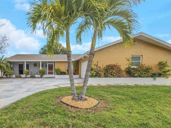 8909 118TH WAY, SEMINOLE, FL 33772