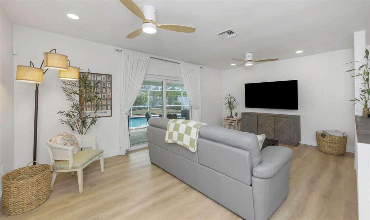 8909 118th Way, Seminole, FL 33772 Photo